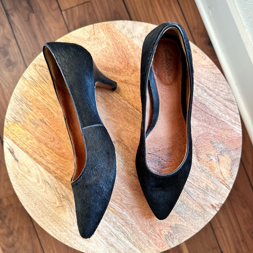 Clarks Artisan Cowhide and Pony Hair Kitten Heels sz: 6.5